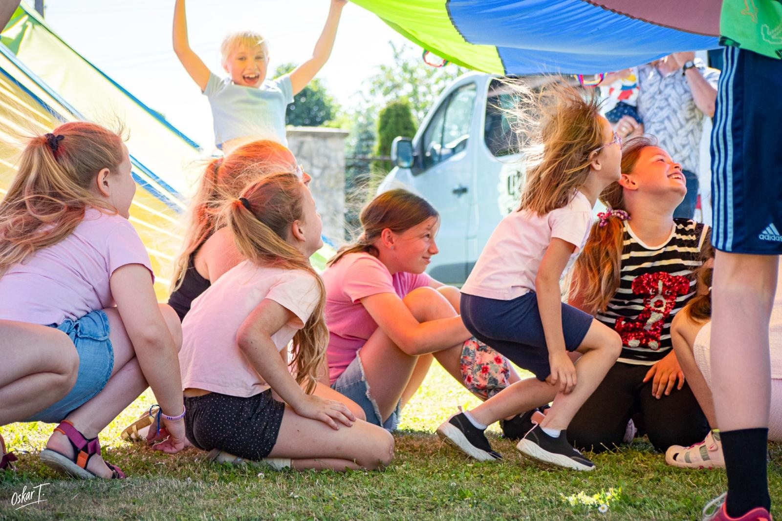 Zdjęcie w galerii na portalu naszraciborz.pl: Piknik rodzinny w Zawadzie Książęcej. Dzień Dziecka z teatrem, animacjami i atrakcjami dla najmłodszych [FOTO] wiadomości z regionu