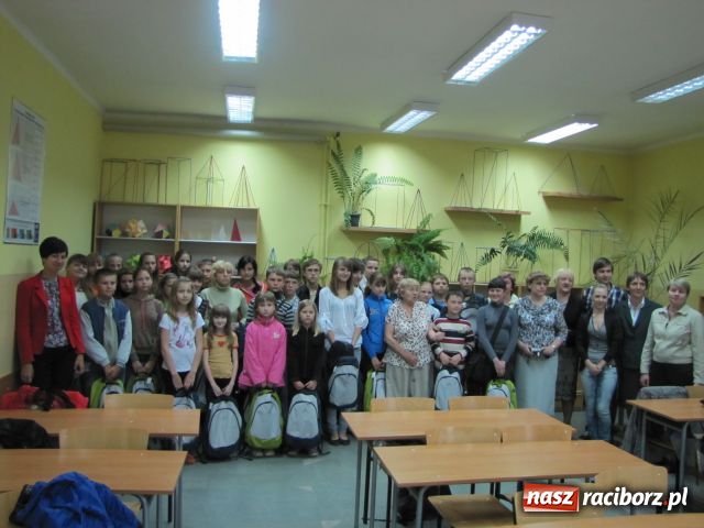 Zdjęcie w galerii na portalu naszraciborz.pl: Dzieci z Białorusi w II LO wiadomości z regionu