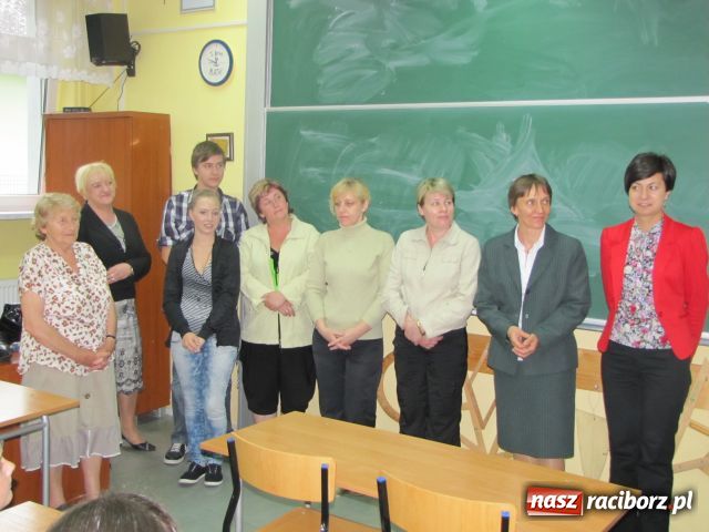 Zdjęcie w galerii na portalu naszraciborz.pl: Dzieci z Białorusi w II LO wiadomości z regionu