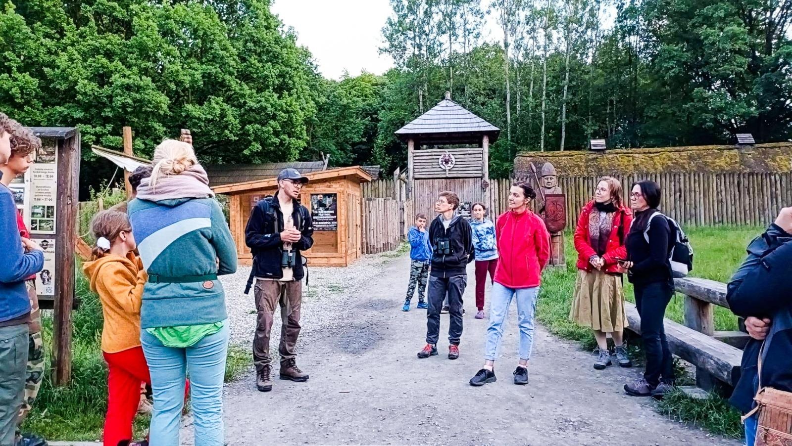 Zdjęcie w galerii na portalu naszraciborz.pl: Nocne wyprawy i przyrodniczy maraton obserwacji. Mieszkańcy odkrywali bogactwo Arboretum Bramy Morawskiej wiadomości z regionu