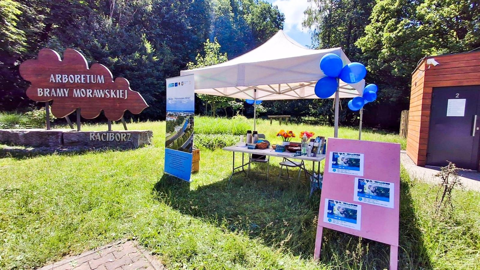 Zdjęcie w galerii na portalu naszraciborz.pl: Nocne wyprawy i przyrodniczy maraton obserwacji. Mieszkańcy odkrywali bogactwo Arboretum Bramy Morawskiej wiadomości z regionu