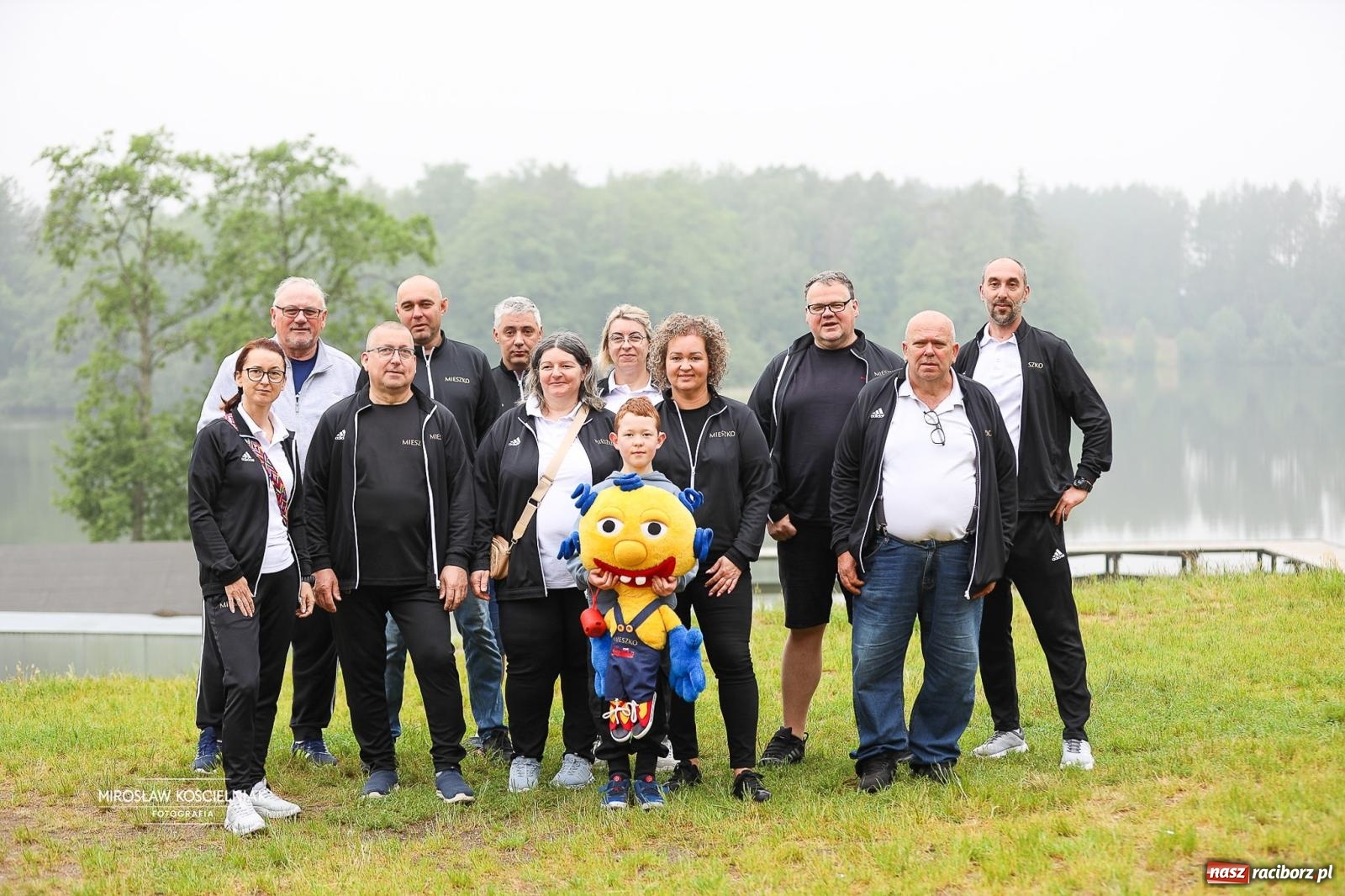 Zdjęcie w galerii na portalu naszraciborz.pl: 27. Spartakiada Sportowa Przemysłu Spożywczego NSZZ Solidarność. Na starcie ekipa z Mieszka wiadomości z regionu