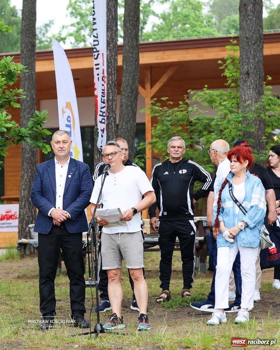 Zdjęcie w galerii na portalu naszraciborz.pl: 27. Spartakiada Sportowa Przemysłu Spożywczego NSZZ Solidarność. Na starcie ekipa z Mieszka wiadomości z regionu