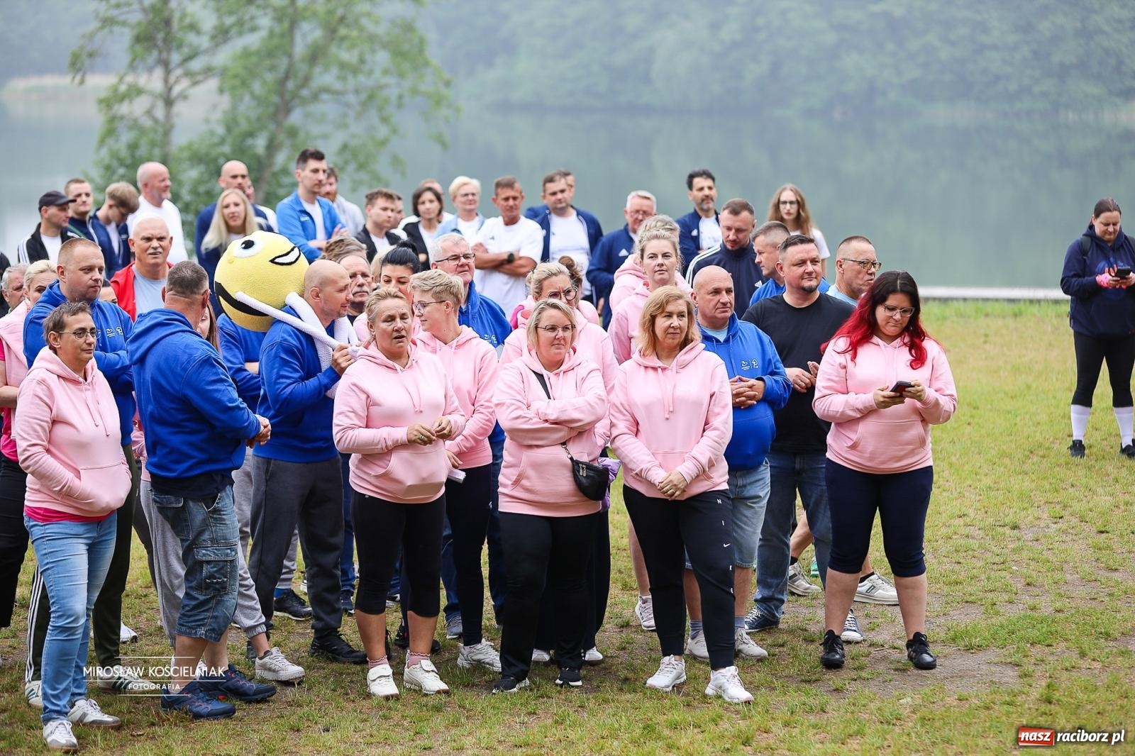 Zdjęcie w galerii na portalu naszraciborz.pl: 27. Spartakiada Sportowa Przemysłu Spożywczego NSZZ Solidarność. Na starcie ekipa z Mieszka wiadomości z regionu