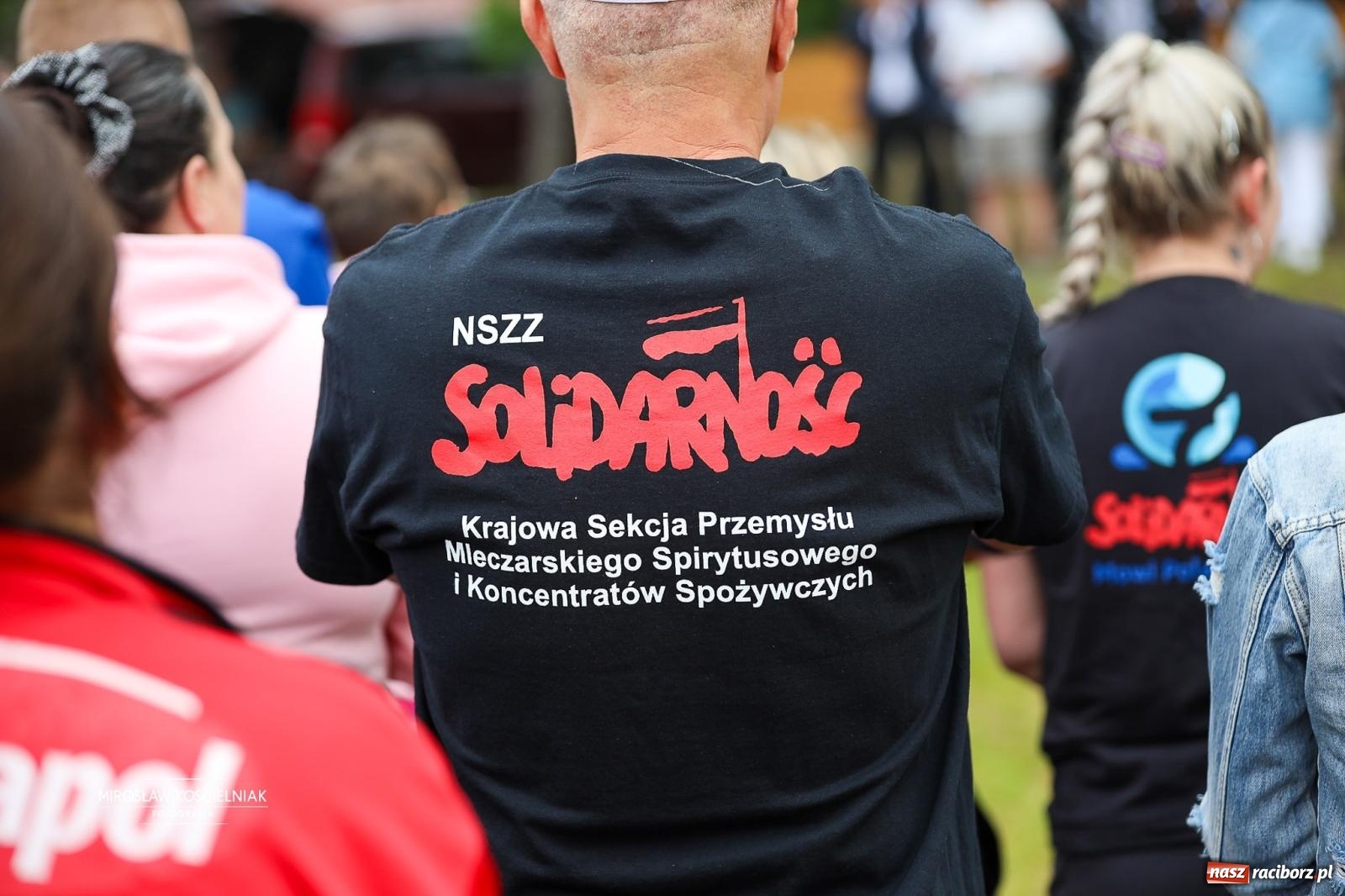 Zdjęcie w galerii na portalu naszraciborz.pl: 27. Spartakiada Sportowa Przemysłu Spożywczego NSZZ Solidarność. Na starcie ekipa z Mieszka wiadomości z regionu