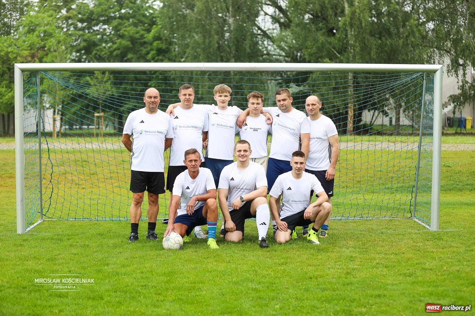 Zdjęcie w galerii na portalu naszraciborz.pl: 27. Spartakiada Sportowa Przemysłu Spożywczego NSZZ Solidarność. Na starcie ekipa z Mieszka wiadomości z regionu