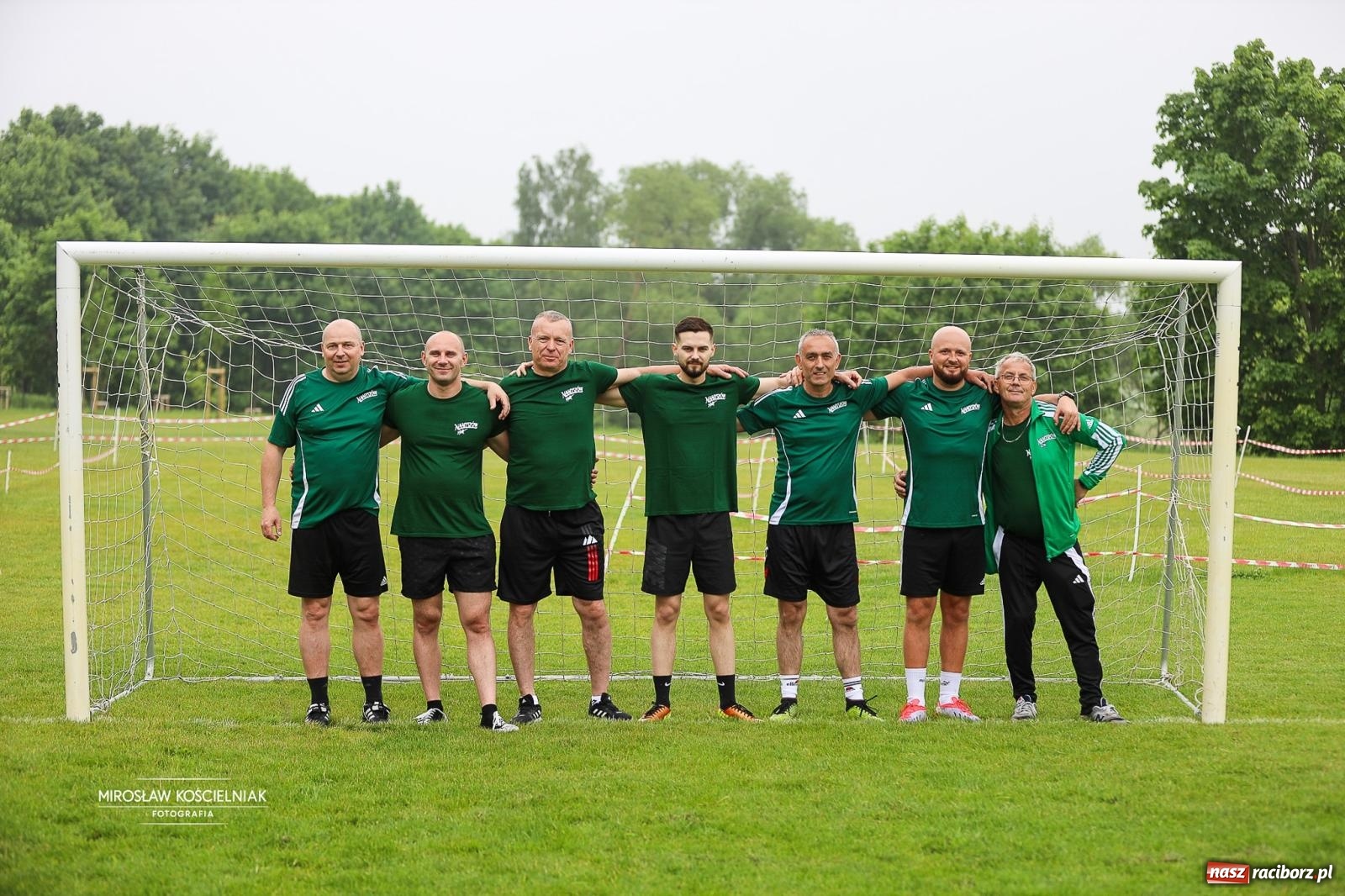 Zdjęcie w galerii na portalu naszraciborz.pl: 27. Spartakiada Sportowa Przemysłu Spożywczego NSZZ Solidarność. Na starcie ekipa z Mieszka wiadomości z regionu