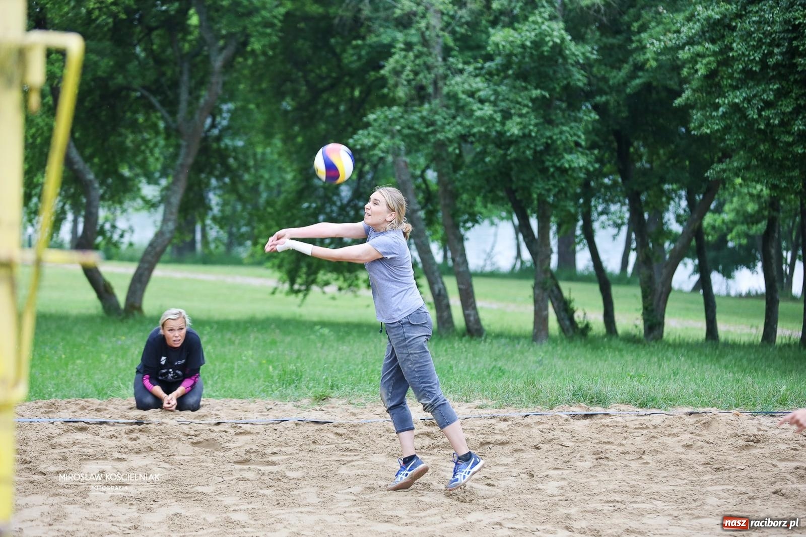 Zdjęcie w galerii na portalu naszraciborz.pl: 27. Spartakiada Sportowa Przemysłu Spożywczego NSZZ Solidarność. Na starcie ekipa z Mieszka wiadomości z regionu
