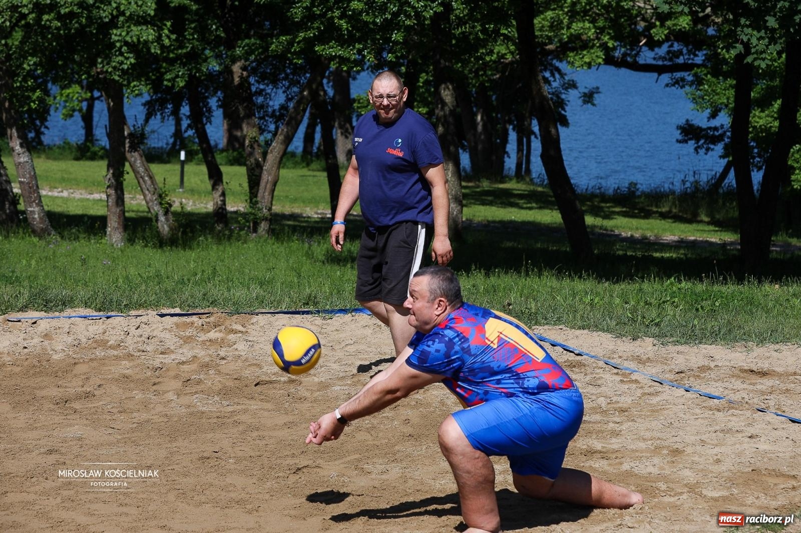 Zdjęcie w galerii na portalu naszraciborz.pl: 27. Spartakiada Sportowa Przemysłu Spożywczego NSZZ Solidarność. Na starcie ekipa z Mieszka wiadomości z regionu