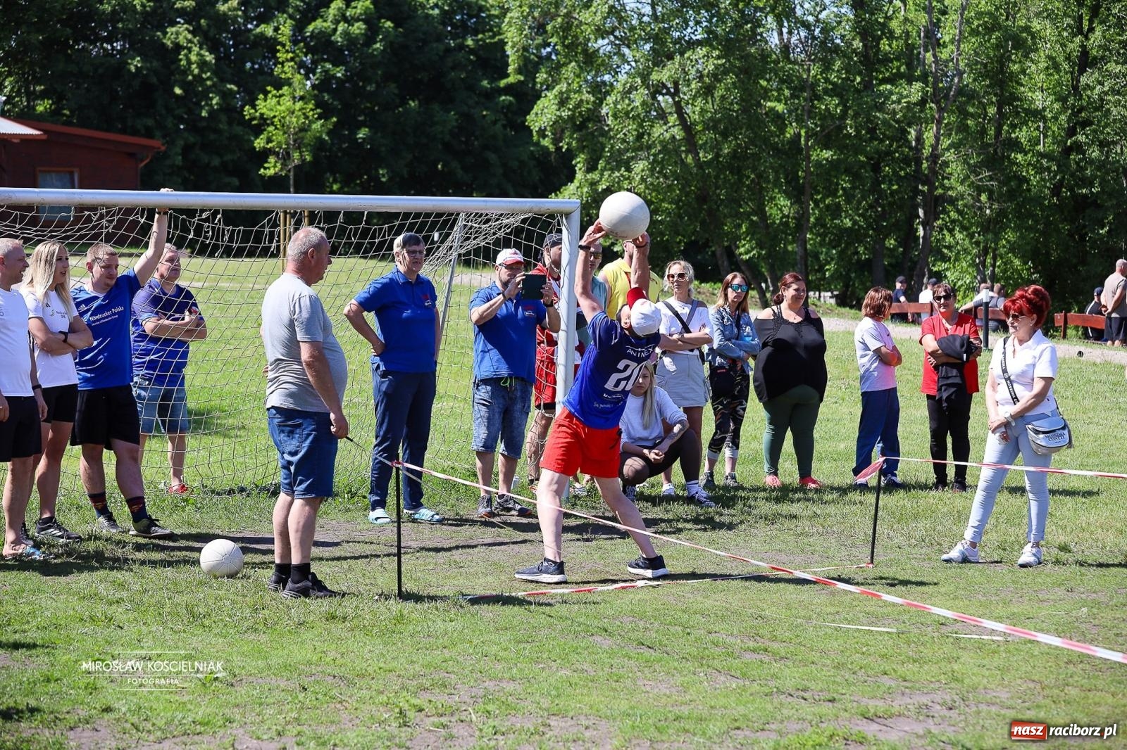 Zdjęcie w galerii na portalu naszraciborz.pl: 27. Spartakiada Sportowa Przemysłu Spożywczego NSZZ Solidarność. Na starcie ekipa z Mieszka wiadomości z regionu