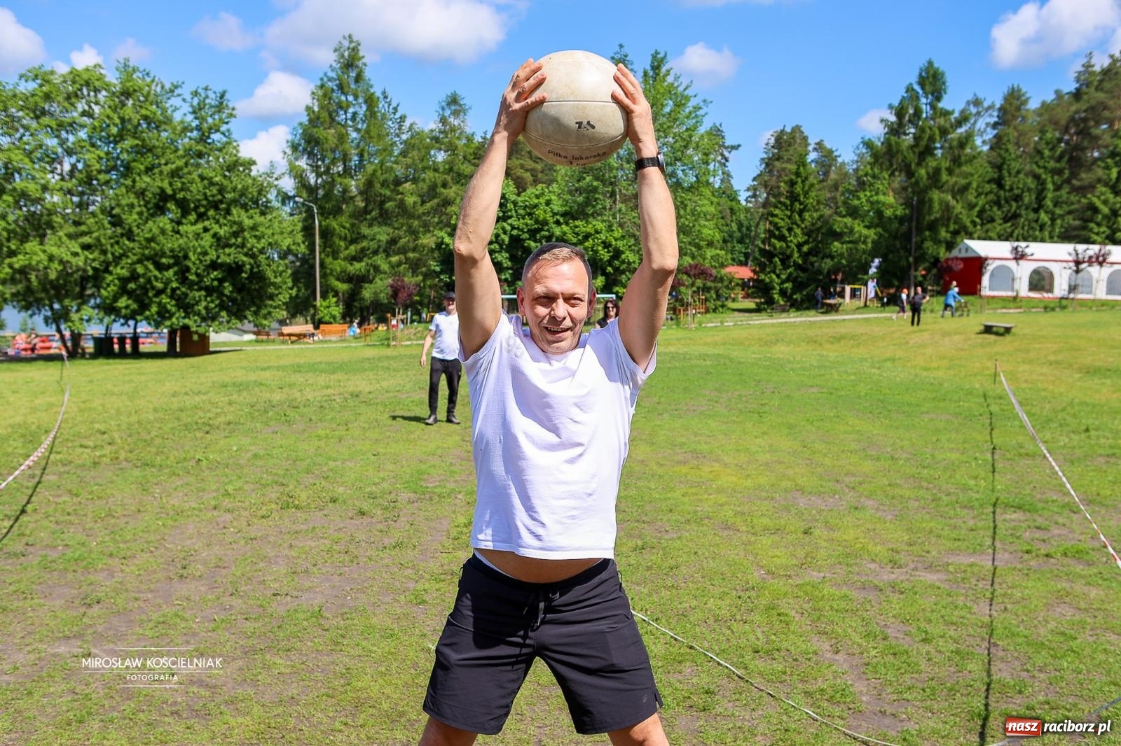 Zdjęcie w galerii na portalu naszraciborz.pl: 27. Spartakiada Sportowa Przemysłu Spożywczego NSZZ Solidarność. Na starcie ekipa z Mieszka wiadomości z regionu