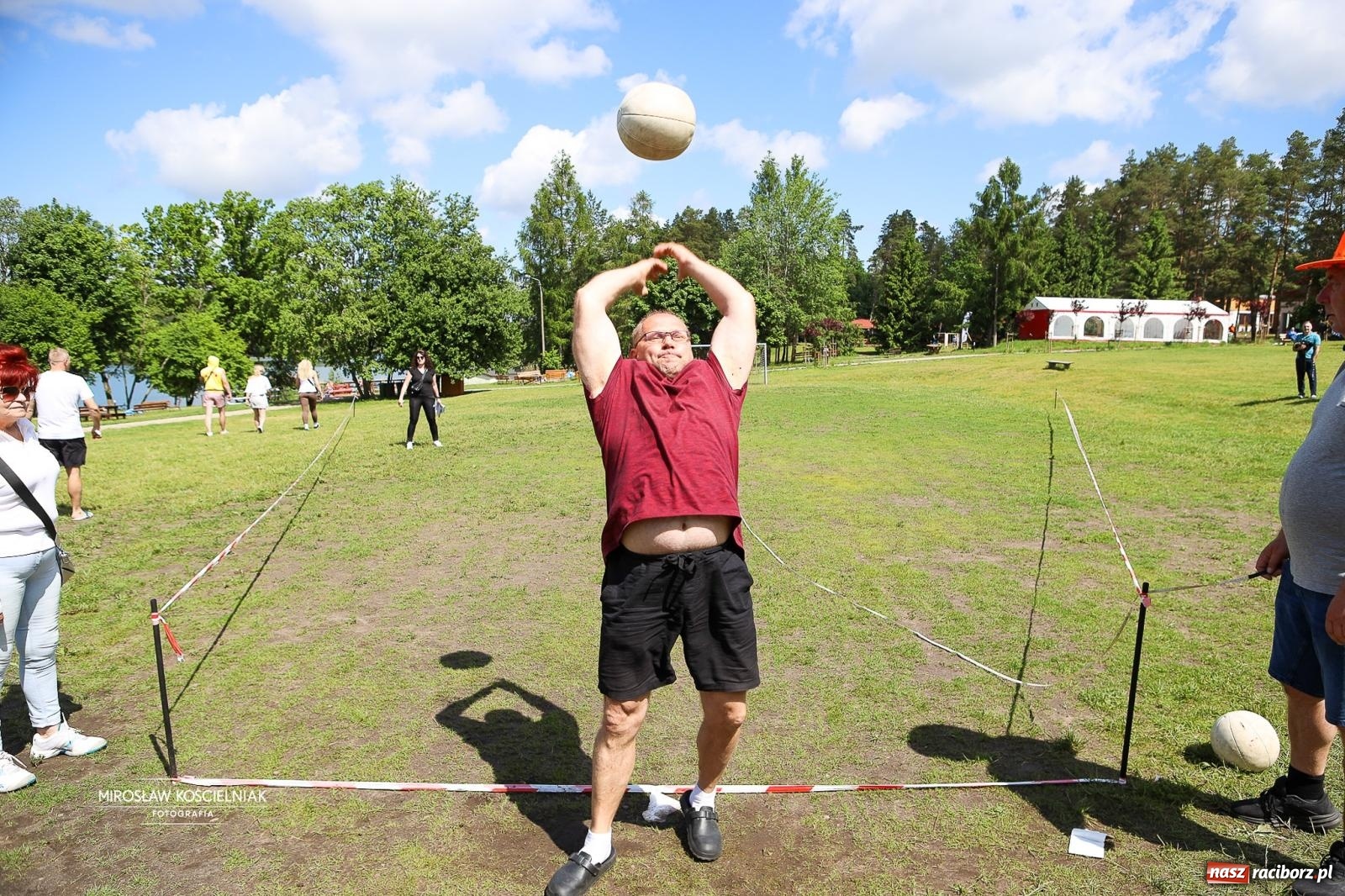 Zdjęcie w galerii na portalu naszraciborz.pl: 27. Spartakiada Sportowa Przemysłu Spożywczego NSZZ Solidarność. Na starcie ekipa z Mieszka wiadomości z regionu
