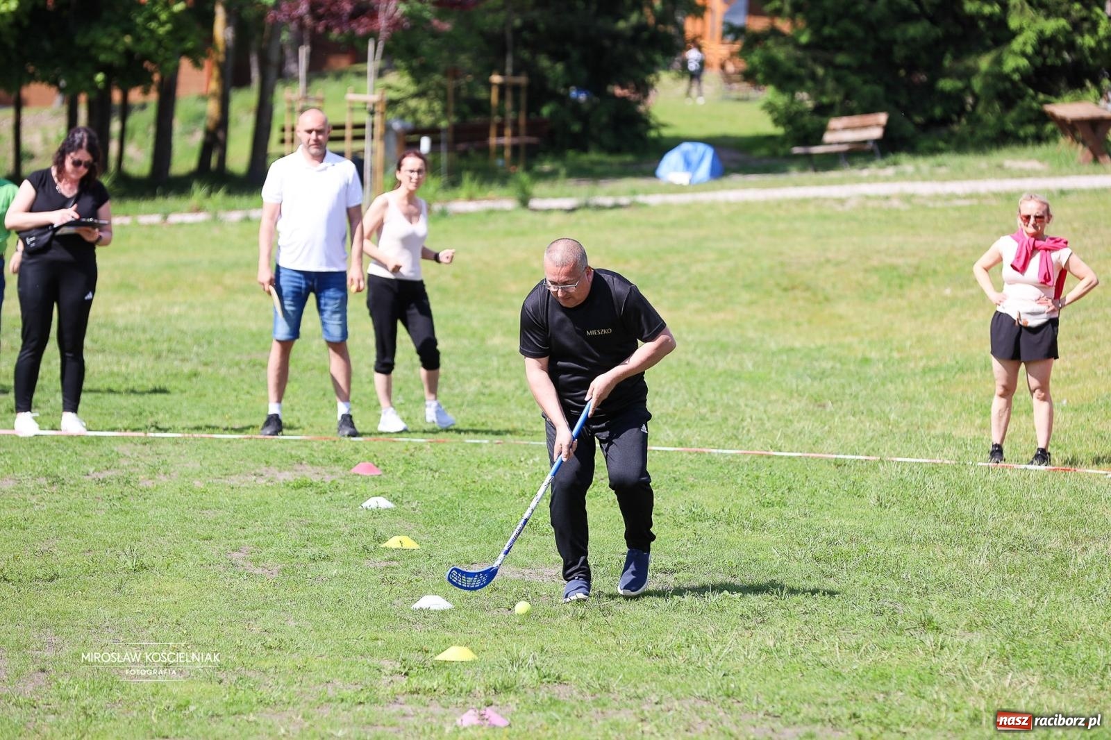Zdjęcie w galerii na portalu naszraciborz.pl: 27. Spartakiada Sportowa Przemysłu Spożywczego NSZZ Solidarność. Na starcie ekipa z Mieszka wiadomości z regionu