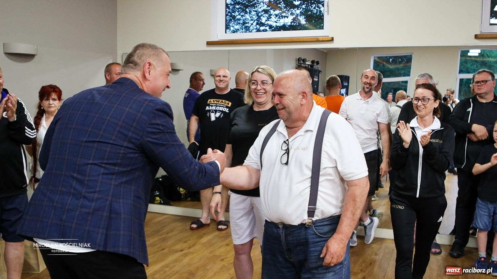 Zdjęcie w galerii na portalu naszraciborz.pl: 27. Spartakiada Sportowa Przemysłu Spożywczego NSZZ Solidarność. Na starcie ekipa z Mieszka wiadomości z regionu