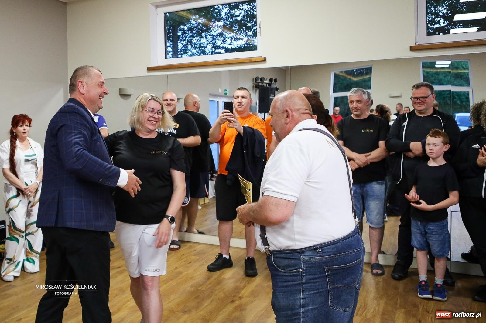 Zdjęcie w galerii na portalu naszraciborz.pl: 27. Spartakiada Sportowa Przemysłu Spożywczego NSZZ Solidarność. Na starcie ekipa z Mieszka wiadomości z regionu