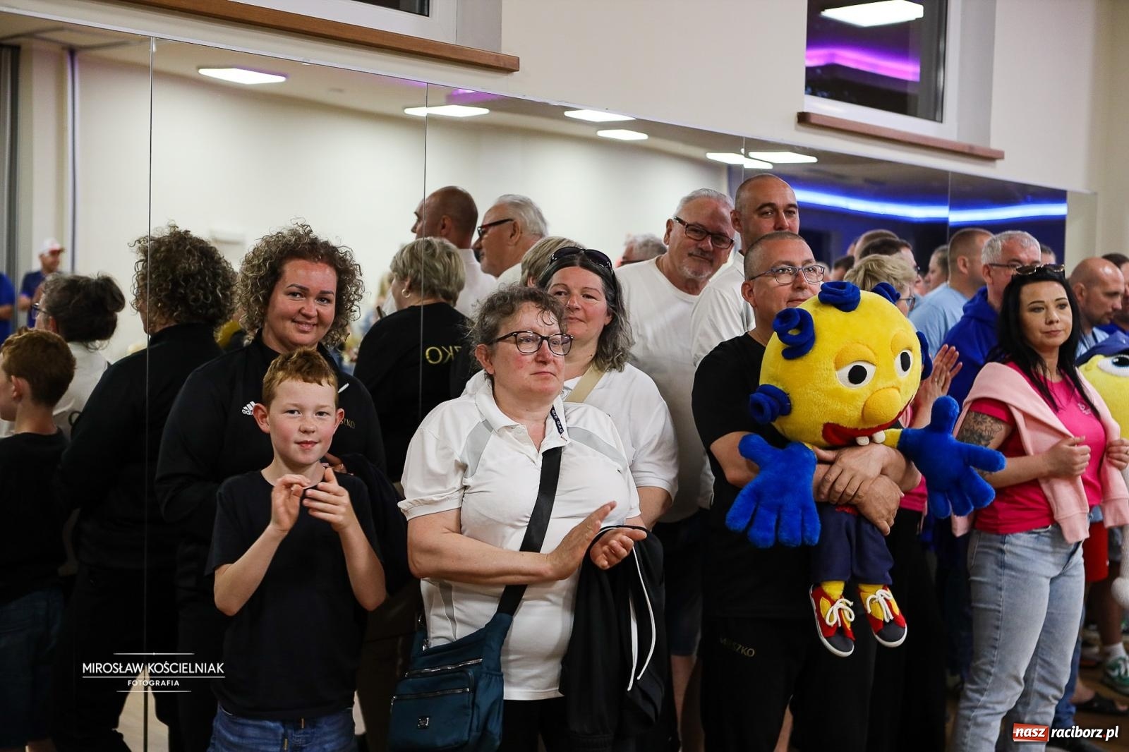 Zdjęcie w galerii na portalu naszraciborz.pl: 27. Spartakiada Sportowa Przemysłu Spożywczego NSZZ Solidarność. Na starcie ekipa z Mieszka wiadomości z regionu