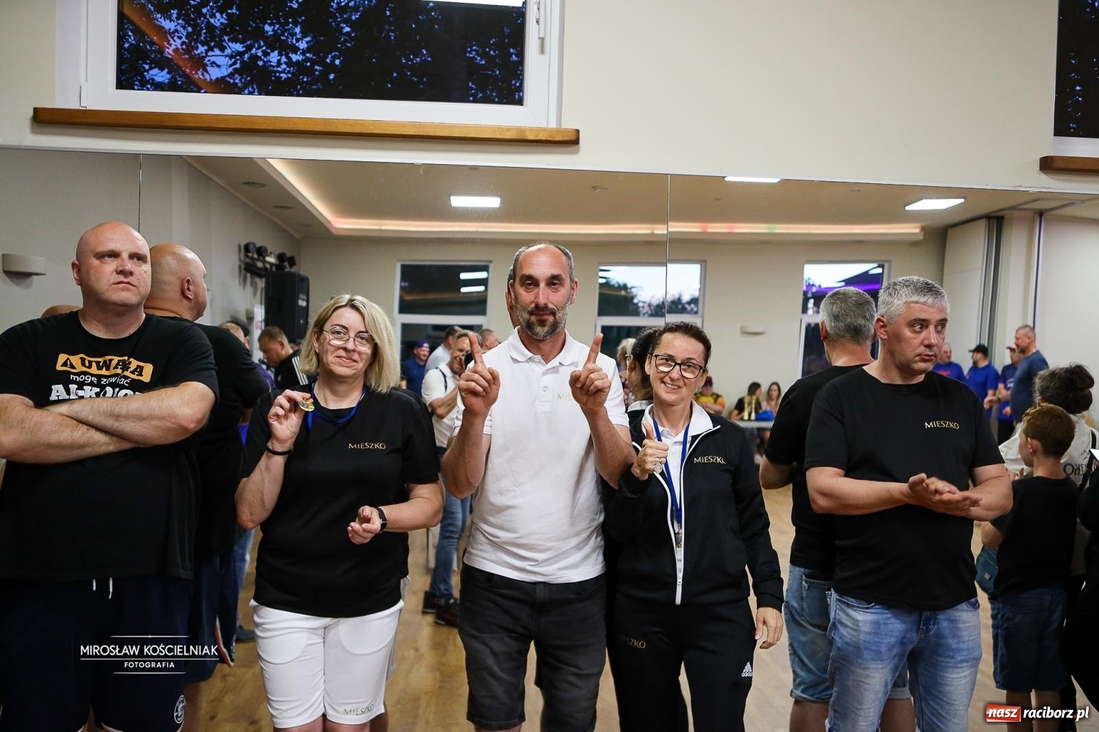 Zdjęcie w galerii na portalu naszraciborz.pl: 27. Spartakiada Sportowa Przemysłu Spożywczego NSZZ Solidarność. Na starcie ekipa z Mieszka wiadomości z regionu