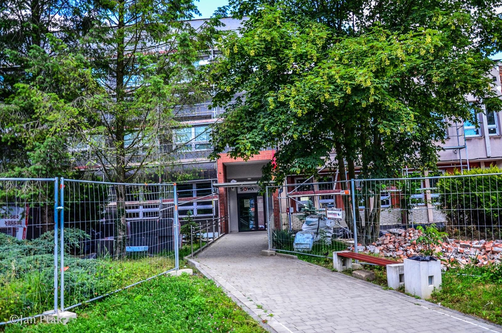 Zdjęcie w galerii na portalu naszraciborz.pl: Trwa termomodernizacja Szkoły Podstawowej nr 18 w Raciborzu. Inwestycja z nową infrastrukturą i przedszkolem wiadomości z regionu
