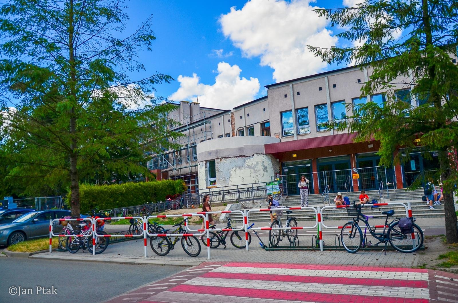 Zdjęcie w galerii na portalu naszraciborz.pl: Trwa termomodernizacja Szkoły Podstawowej nr 18 w Raciborzu. Inwestycja z nową infrastrukturą i przedszkolem wiadomości z regionu