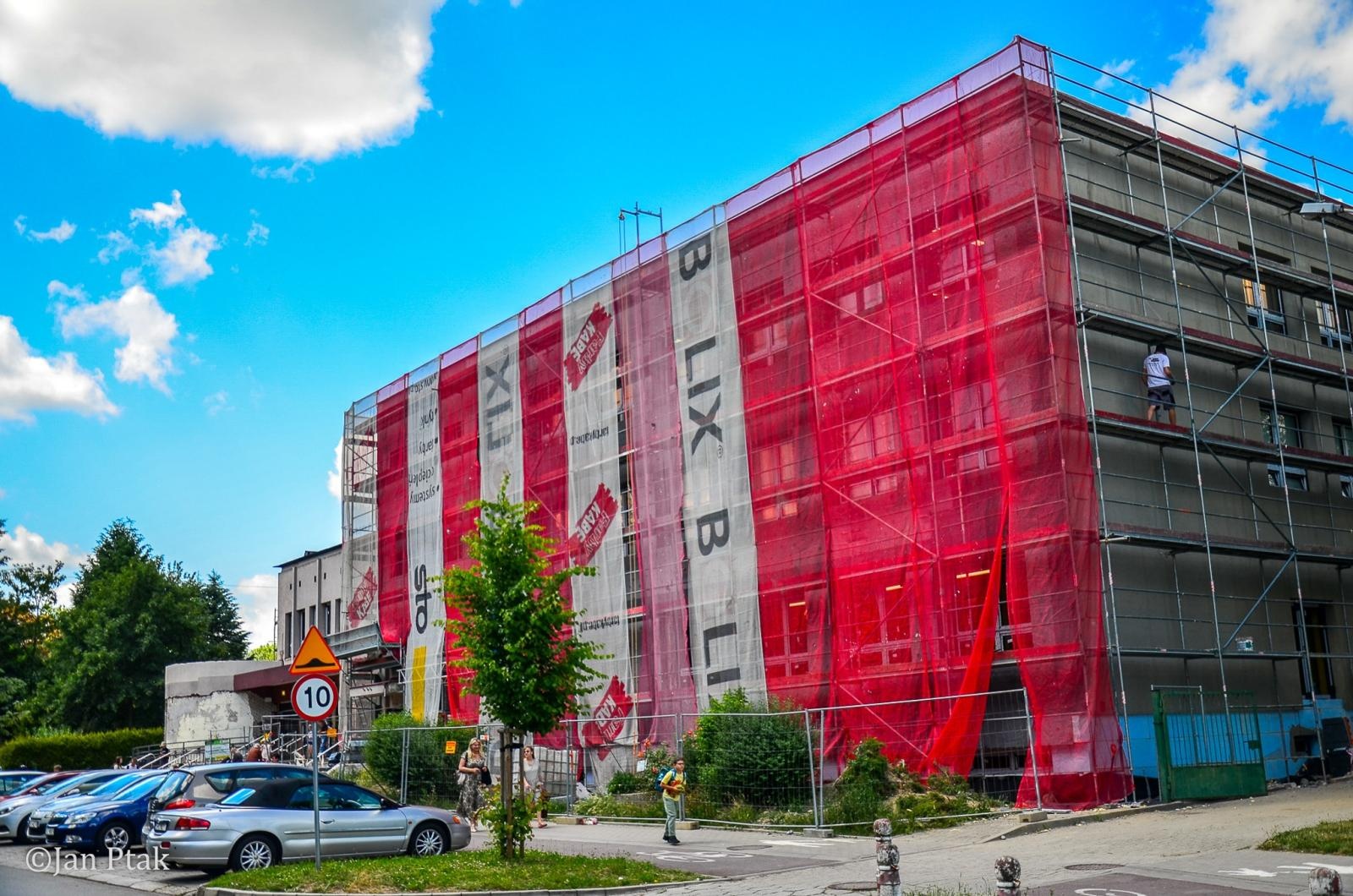 Zdjęcie w galerii na portalu naszraciborz.pl: Trwa termomodernizacja Szkoły Podstawowej nr 18 w Raciborzu. Inwestycja z nową infrastrukturą i przedszkolem wiadomości z regionu