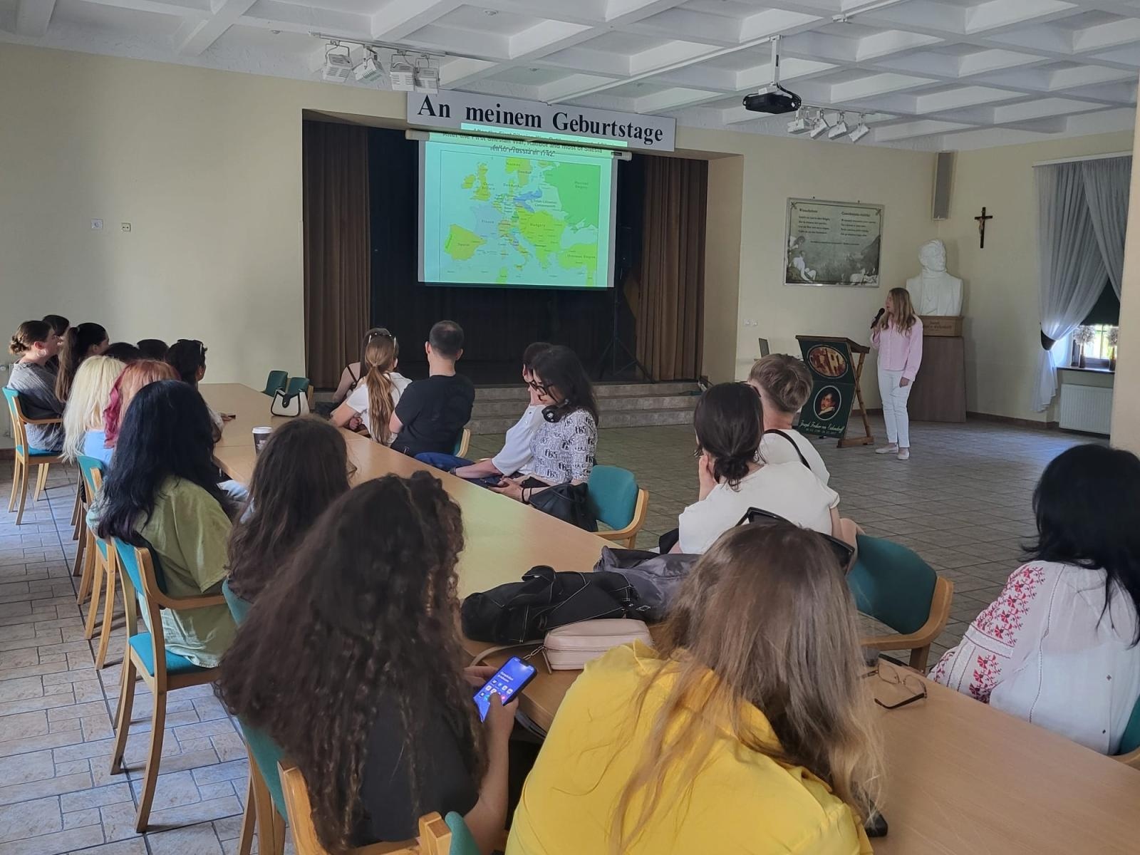 Zdjęcie w galerii na portalu naszraciborz.pl: Język niemiecki, historia i kultura na pograniczu Śląska – międzynarodowy program BIP w ANS w Raciborzu wiadomości z regionu