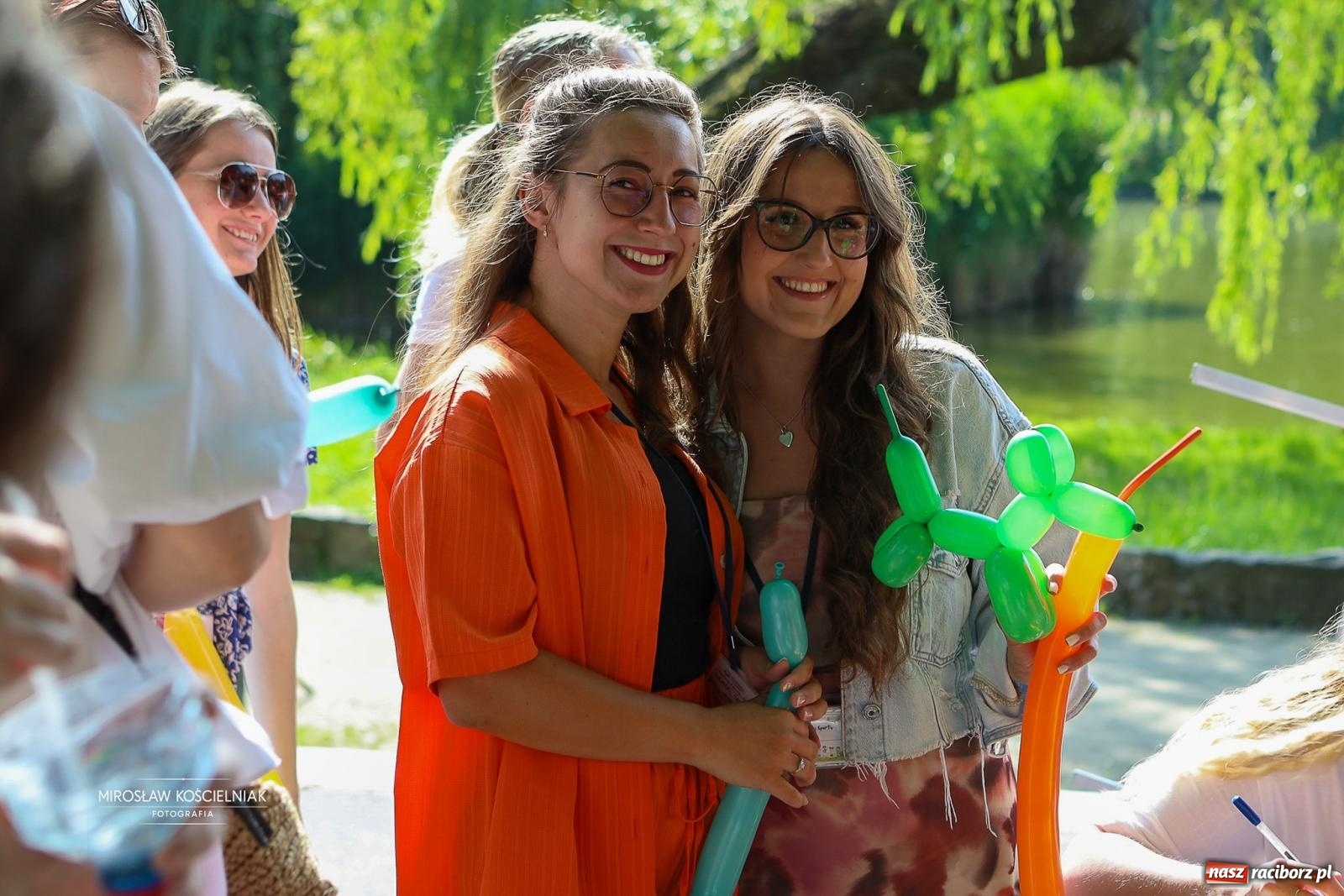 Zdjęcie w galerii na portalu naszraciborz.pl: Park Roth pełen dziecięcej energii. IV Festiwal Piosenki i Sportu za nami [FOTO i WIDEO] wiadomości z regionu