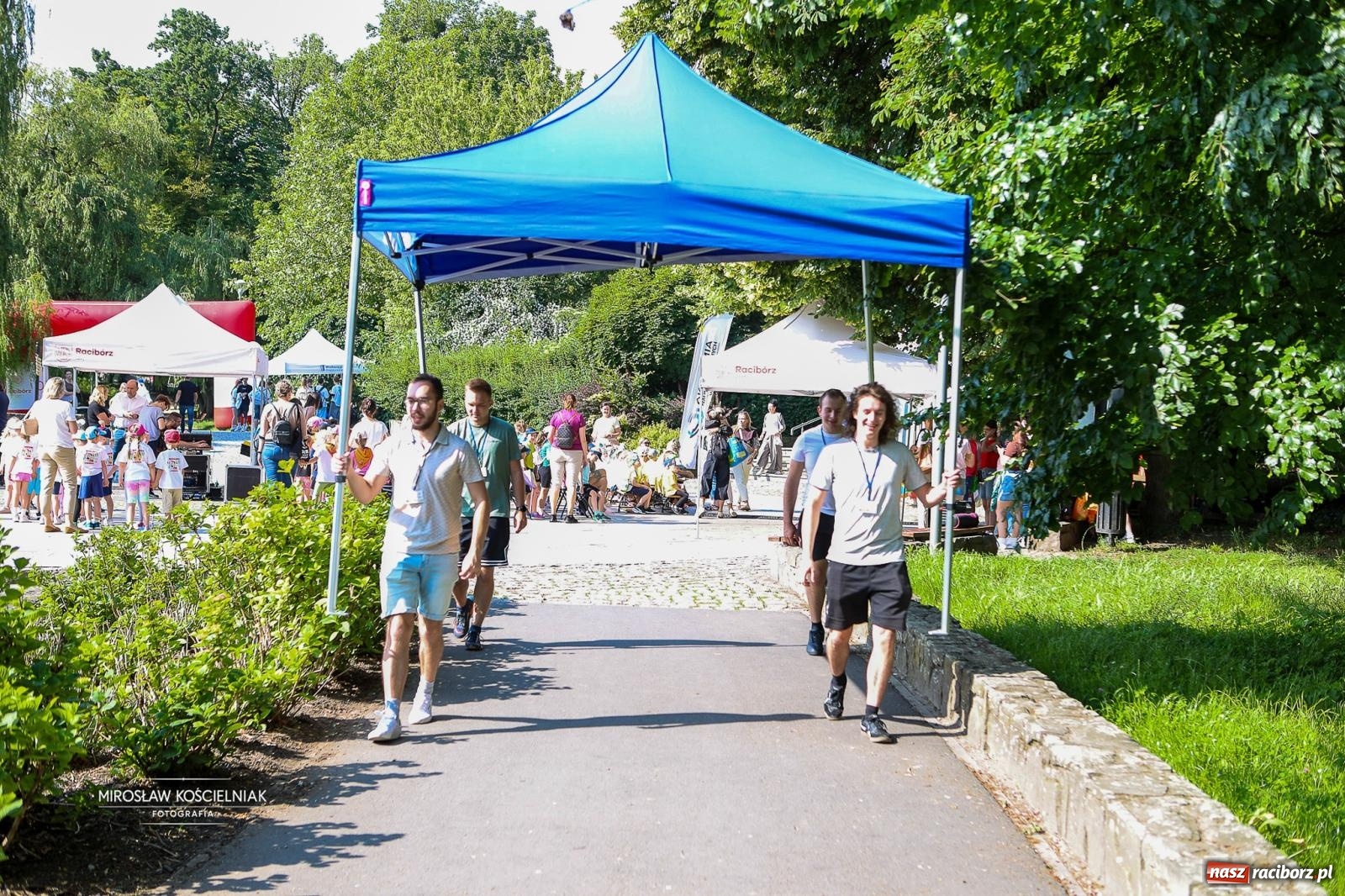 Zdjęcie w galerii na portalu naszraciborz.pl: Park Roth pełen dziecięcej energii. IV Festiwal Piosenki i Sportu za nami [FOTO i WIDEO] wiadomości z regionu