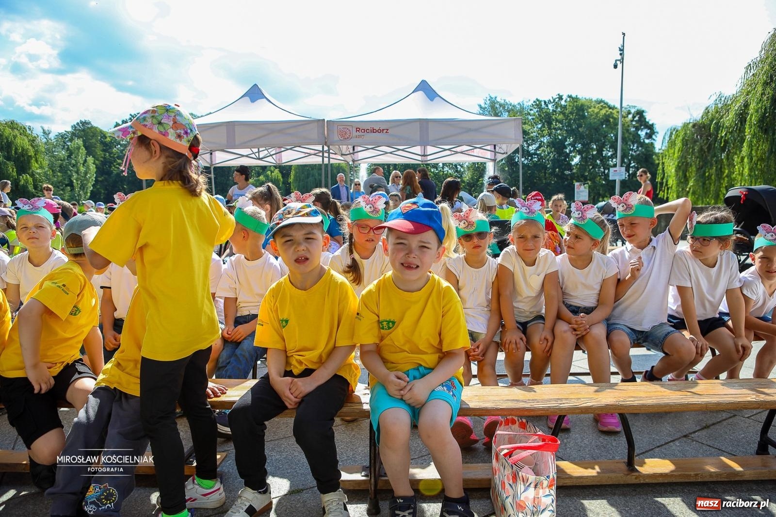 Zdjęcie w galerii na portalu naszraciborz.pl: Park Roth pełen dziecięcej energii. IV Festiwal Piosenki i Sportu za nami [FOTO i WIDEO] wiadomości z regionu