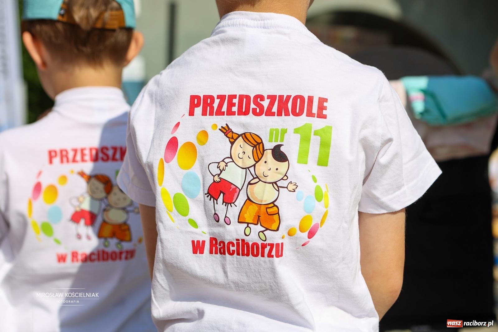 Zdjęcie w galerii na portalu naszraciborz.pl: Park Roth pełen dziecięcej energii. IV Festiwal Piosenki i Sportu za nami [FOTO i WIDEO] wiadomości z regionu