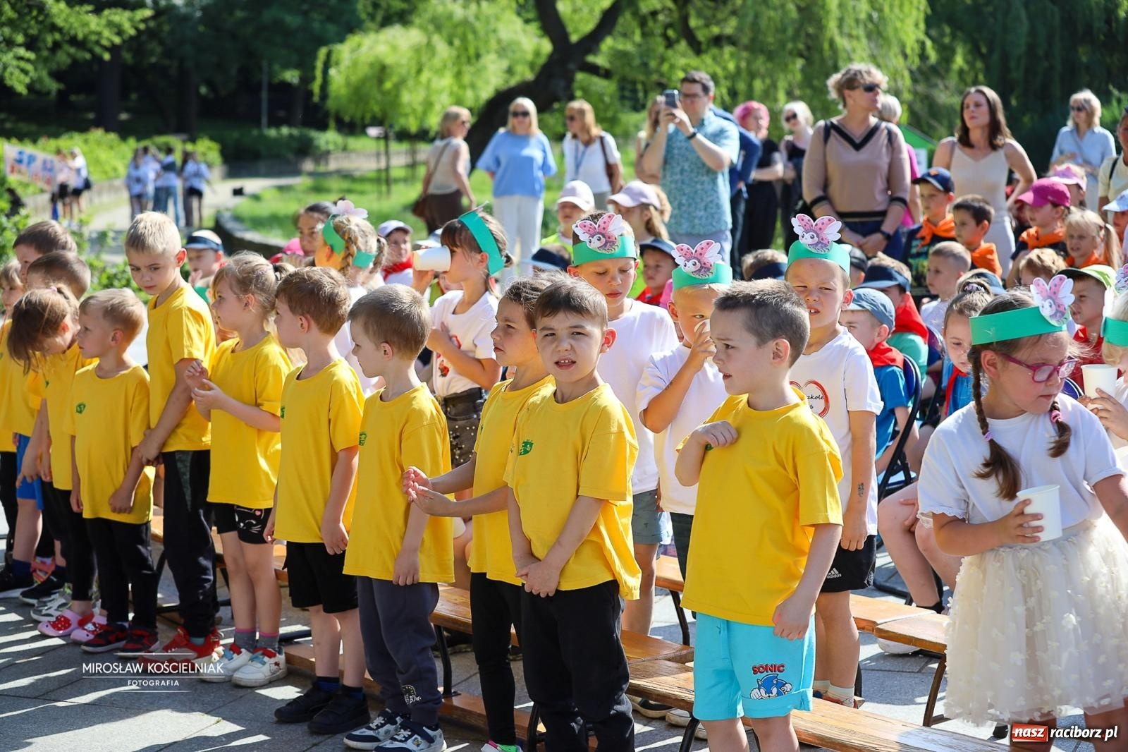 Zdjęcie w galerii na portalu naszraciborz.pl: Park Roth pełen dziecięcej energii. IV Festiwal Piosenki i Sportu za nami [FOTO i WIDEO] wiadomości z regionu