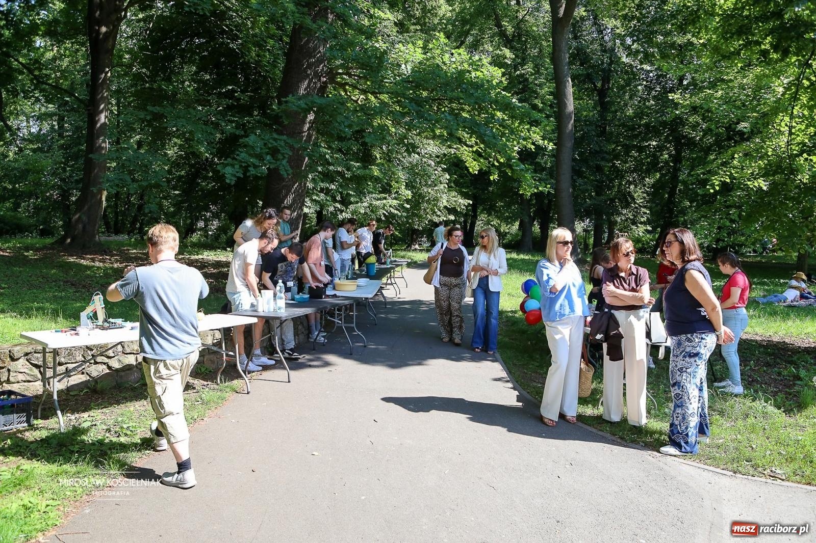 Zdjęcie w galerii na portalu naszraciborz.pl: Park Roth pełen dziecięcej energii. IV Festiwal Piosenki i Sportu za nami [FOTO i WIDEO] wiadomości z regionu