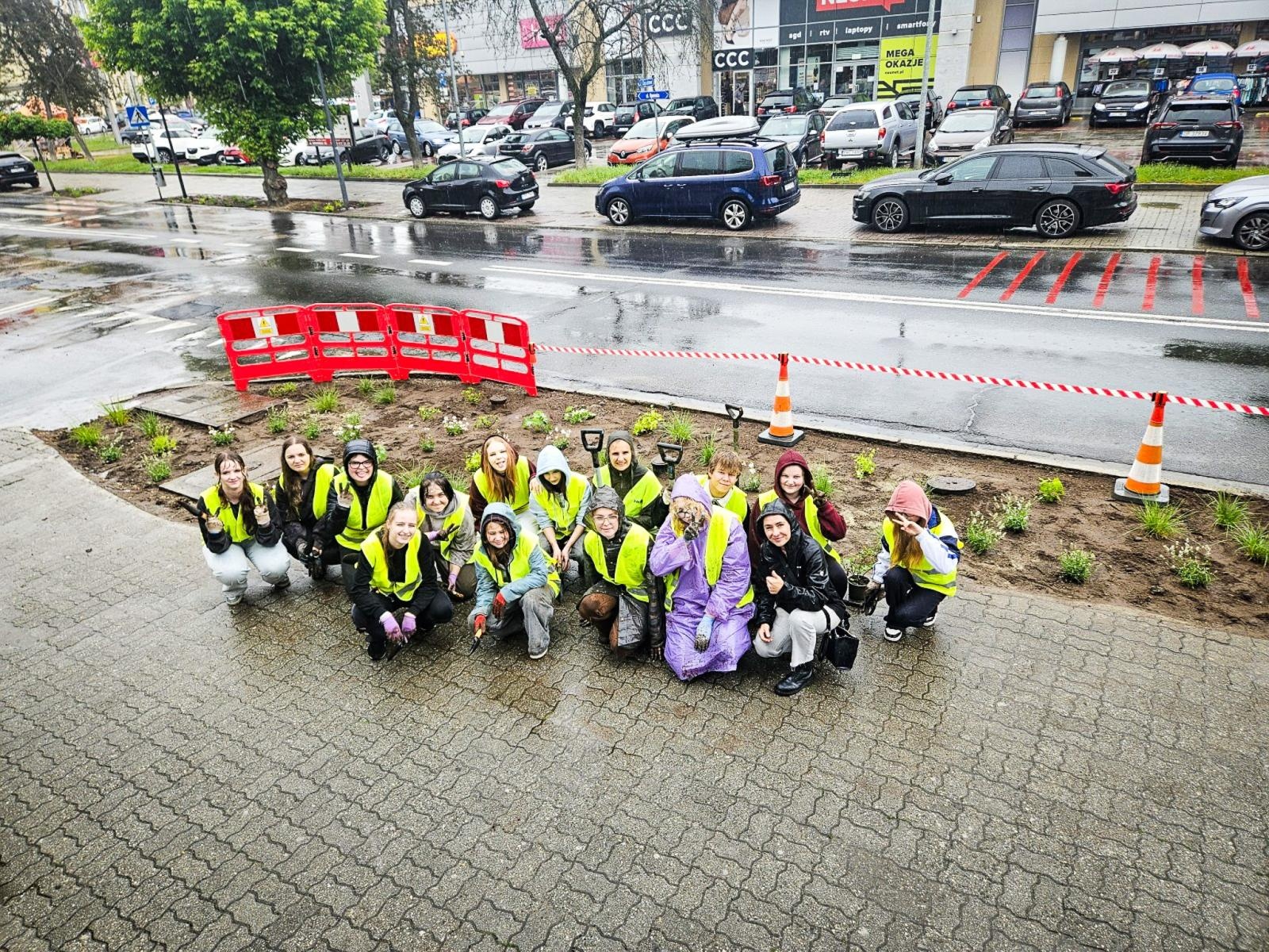 Zdjęcie w galerii na portalu naszraciborz.pl: InPost for Cities - Postawmy na Klimat. Młodzi Raciborzanie współtworzą zmiany w swoim mieście wiadomości z regionu