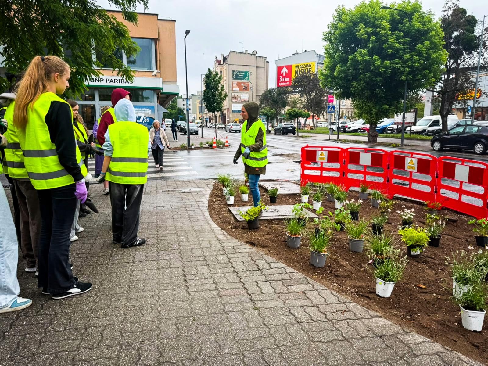 Zdjęcie w galerii na portalu naszraciborz.pl: InPost for Cities - Postawmy na Klimat. Młodzi Raciborzanie współtworzą zmiany w swoim mieście wiadomości z regionu