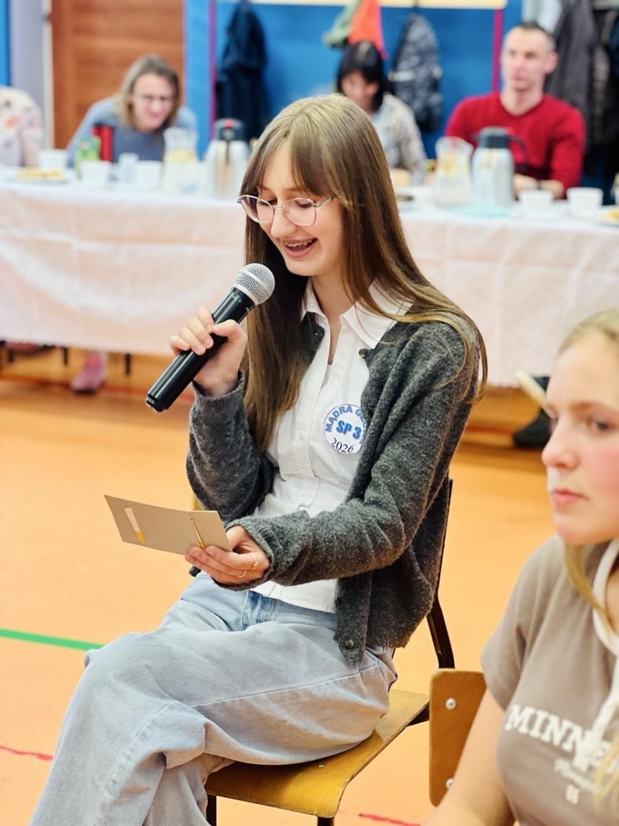 Zdjęcie w galerii na portalu naszraciborz.pl: Młodzi mistrzowie wiedzy i zabawy: Za nami jubileuszowa 20. edycja konkursu Mądra Głowa wiadomości z regionu