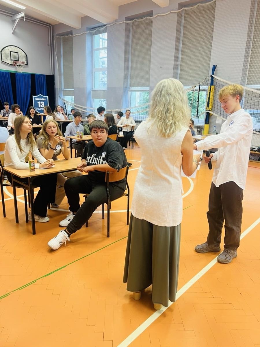 Zdjęcie w galerii na portalu naszraciborz.pl: Młodzi mistrzowie wiedzy i zabawy: Za nami jubileuszowa 20. edycja konkursu Mądra Głowa wiadomości z regionu