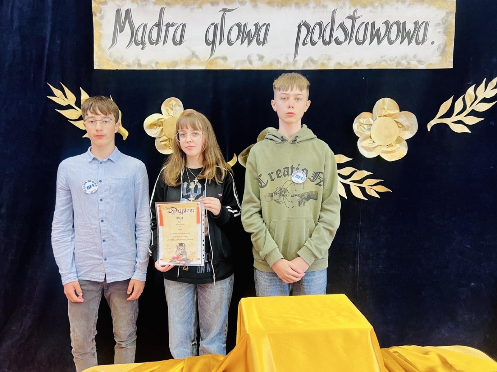 Zdjęcie w galerii na portalu naszraciborz.pl: Młodzi mistrzowie wiedzy i zabawy: Za nami jubileuszowa 20. edycja konkursu Mądra Głowa wiadomości z regionu