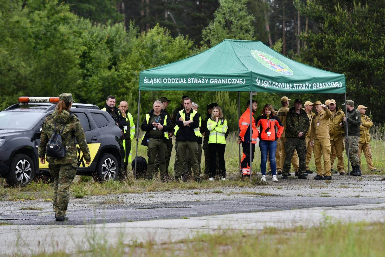 Zdjęcie w galerii na portalu naszraciborz.pl: Izotop 2026. Ćwiczenia służb na lotnisku w Katowicach-Pyrzowicach wiadomości z regionu