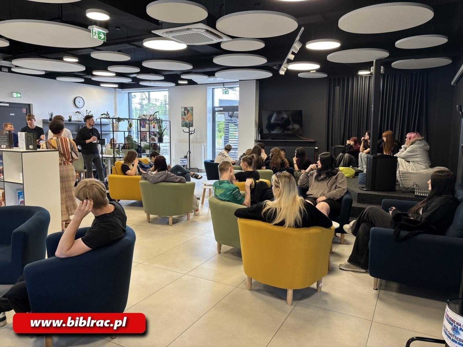 Zdjęcie w galerii na portalu naszraciborz.pl: Jak nie czytam, jak czytam! wiadomości z regionu