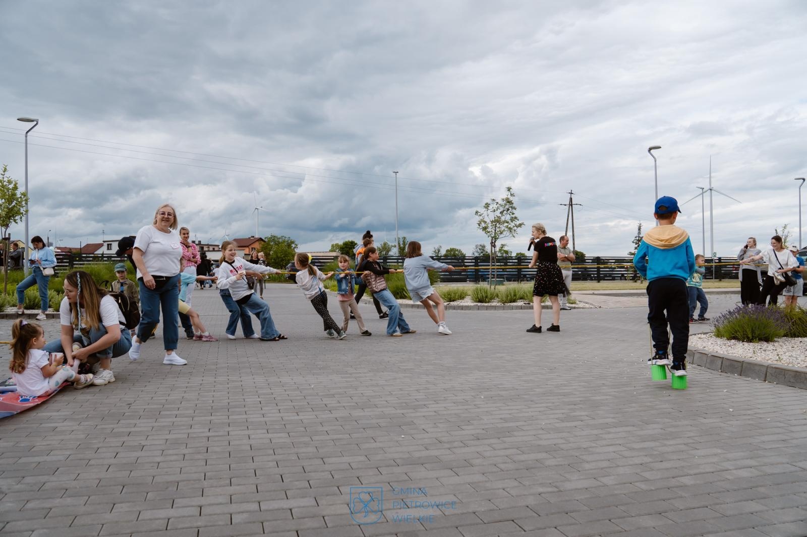 Zdjęcie w galerii na portalu naszraciborz.pl: Integracja najmłodszych w Kornicach. Wspólna zabawa w nowym gminnym przedszkolu i żłobku wiadomości z regionu