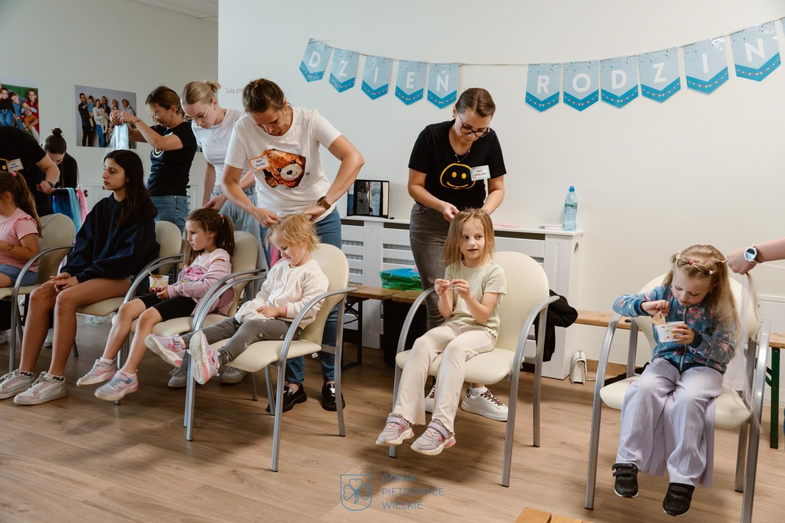 Zdjęcie w galerii na portalu naszraciborz.pl: Integracja najmłodszych w Kornicach. Wspólna zabawa w nowym gminnym przedszkolu i żłobku wiadomości z regionu
