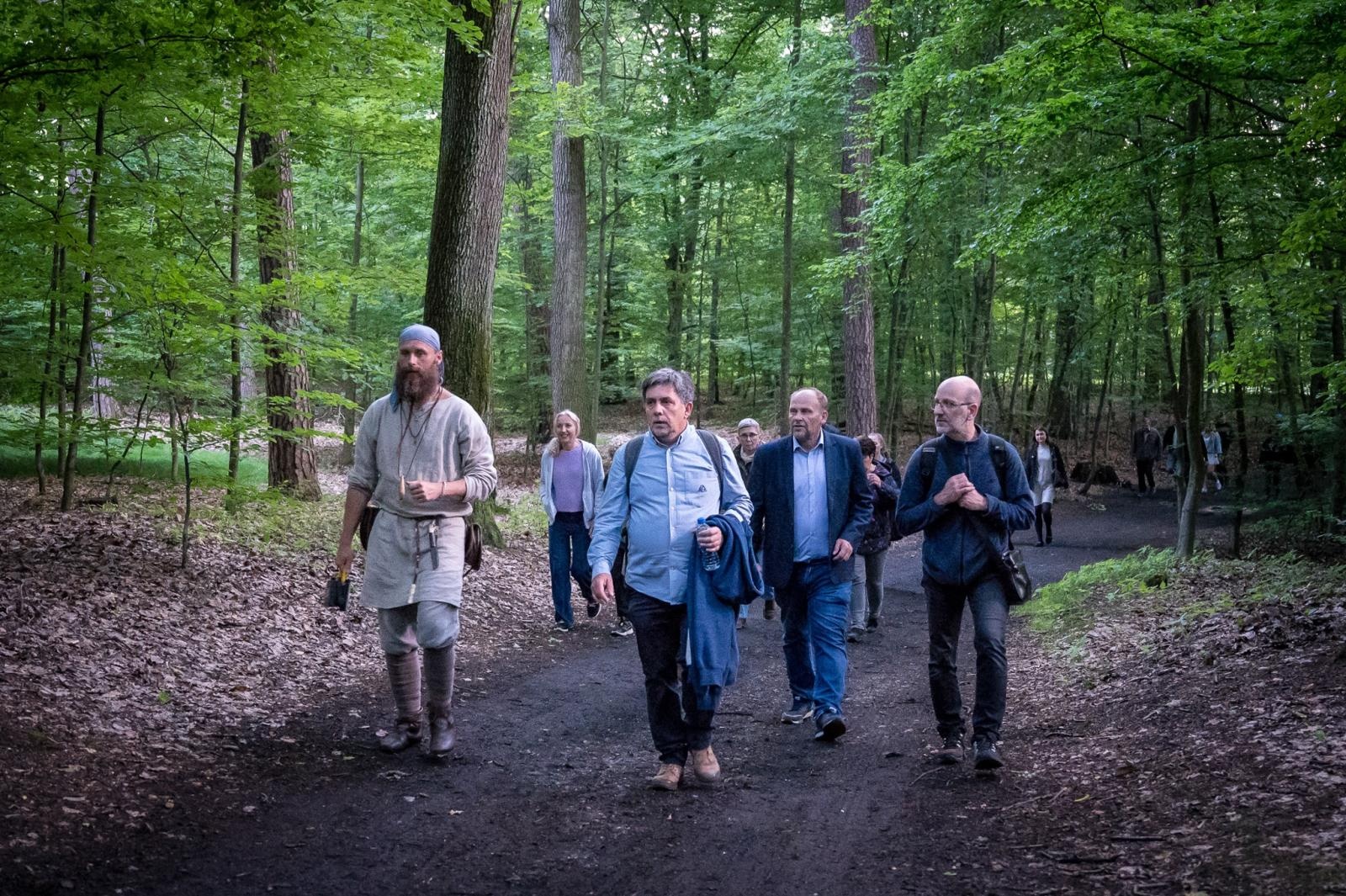 Zdjęcie w galerii na portalu naszraciborz.pl: Tajemnice Obory i słowiańskie dziedzictwo. Nocne wydarzenie na Zamku Piastowskim i w Raciborskim Grodzie wiadomości z regionu
