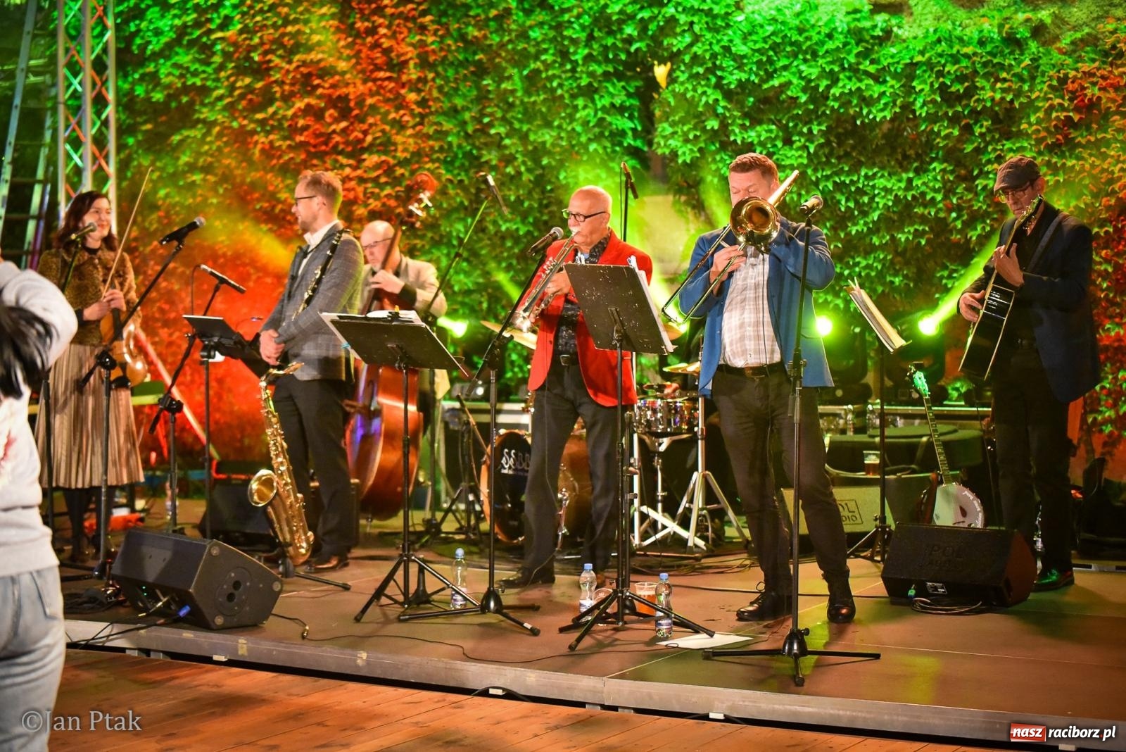 Zdjęcie w galerii na portalu naszraciborz.pl: Potańcówka na Ofce podczas Dni Raciborza 2026. Jazz, taniec i letnia atmosfera w sercu miasta wiadomości z regionu