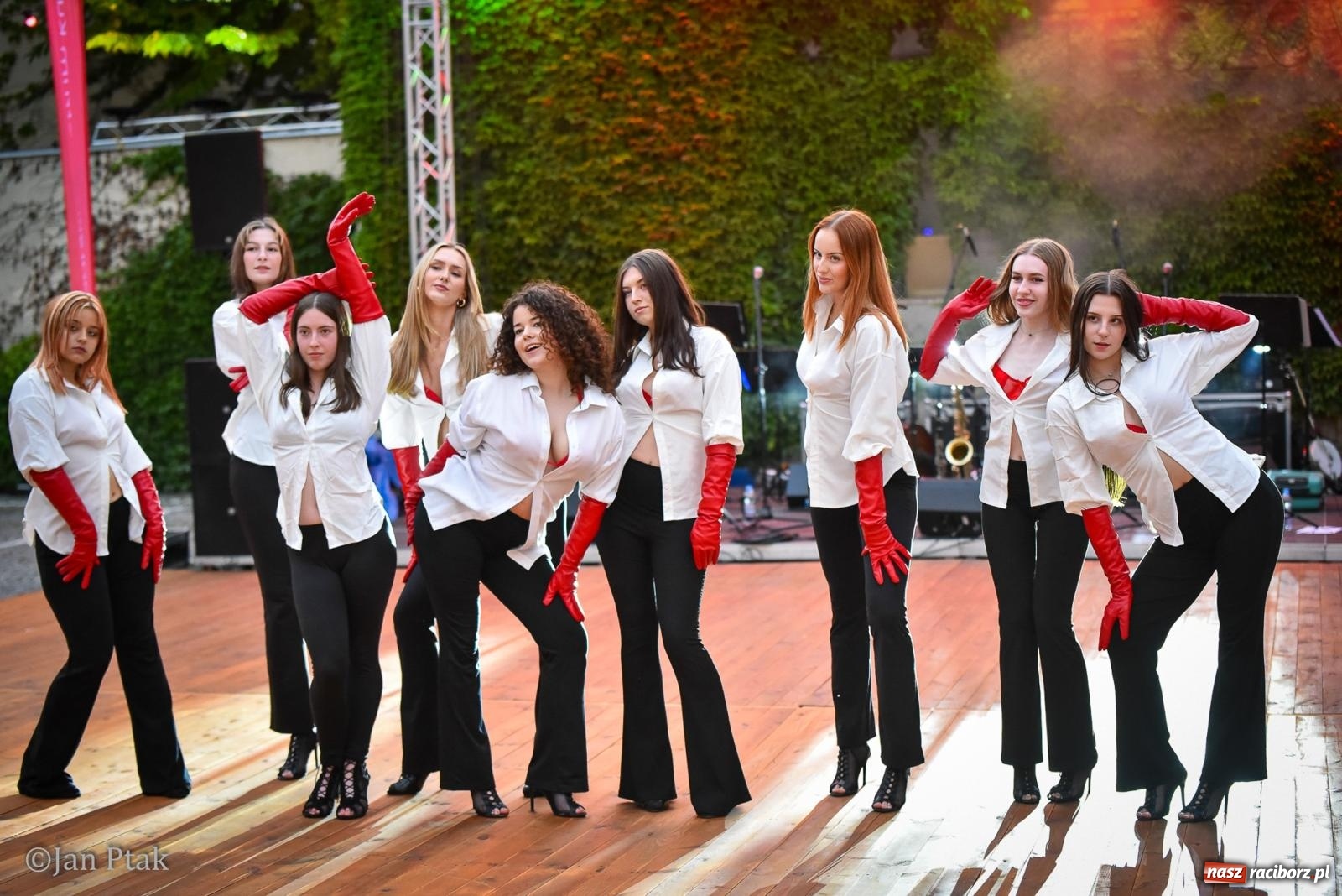 Zdjęcie w galerii na portalu naszraciborz.pl: Potańcówka na Ofce podczas Dni Raciborza 2026. Jazz, taniec i letnia atmosfera w sercu miasta wiadomości z regionu