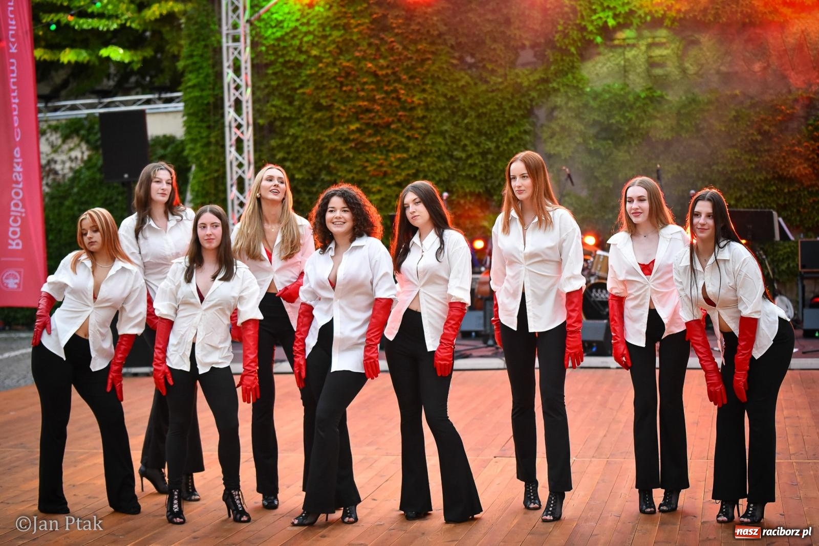 Zdjęcie w galerii na portalu naszraciborz.pl: Potańcówka na Ofce podczas Dni Raciborza 2026. Jazz, taniec i letnia atmosfera w sercu miasta wiadomości z regionu
