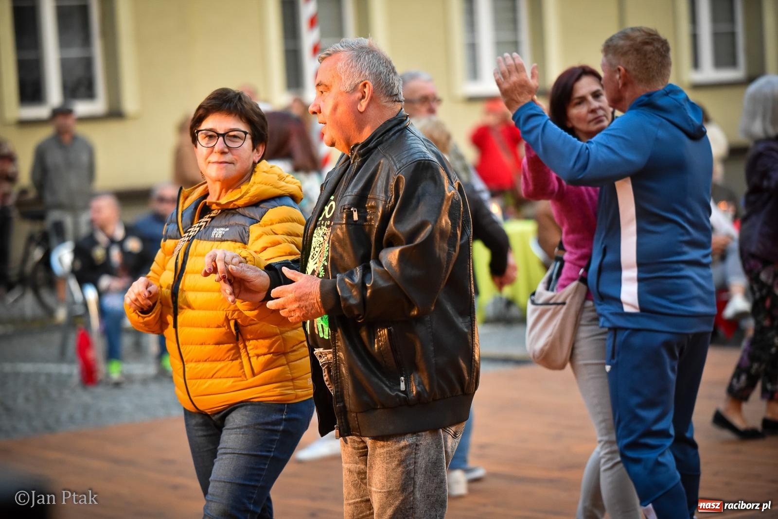 Zdjęcie w galerii na portalu naszraciborz.pl: Potańcówka na Ofce podczas Dni Raciborza 2026. Jazz, taniec i letnia atmosfera w sercu miasta wiadomości z regionu