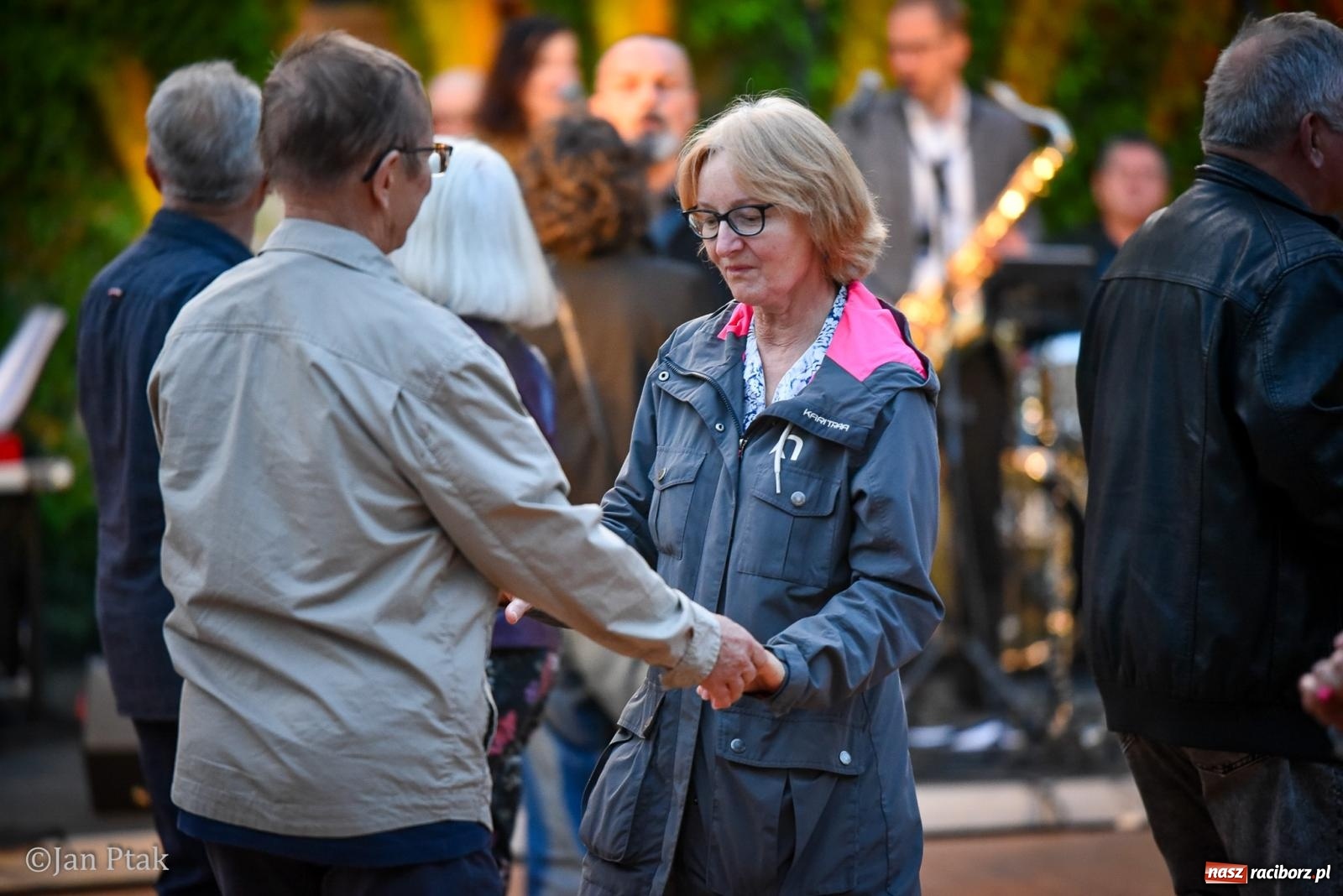 Zdjęcie w galerii na portalu naszraciborz.pl: Potańcówka na Ofce podczas Dni Raciborza 2026. Jazz, taniec i letnia atmosfera w sercu miasta wiadomości z regionu