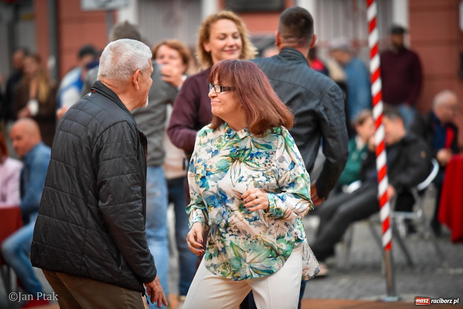 Zdjęcie w galerii na portalu naszraciborz.pl: Potańcówka na Ofce podczas Dni Raciborza 2026. Jazz, taniec i letnia atmosfera w sercu miasta wiadomości z regionu