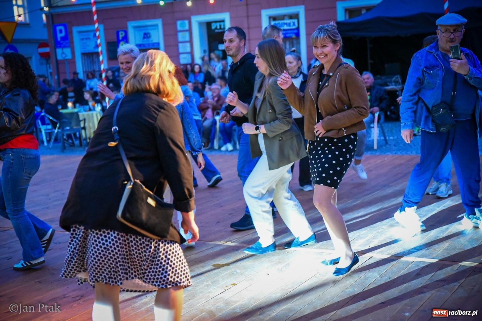 Zdjęcie w galerii na portalu naszraciborz.pl: Potańcówka na Ofce podczas Dni Raciborza 2026. Jazz, taniec i letnia atmosfera w sercu miasta wiadomości z regionu
