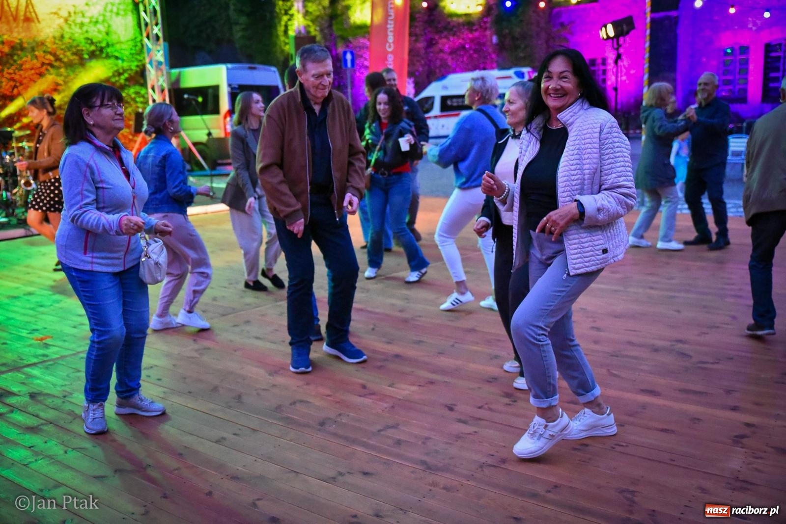 Zdjęcie w galerii na portalu naszraciborz.pl: Potańcówka na Ofce podczas Dni Raciborza 2026. Jazz, taniec i letnia atmosfera w sercu miasta wiadomości z regionu