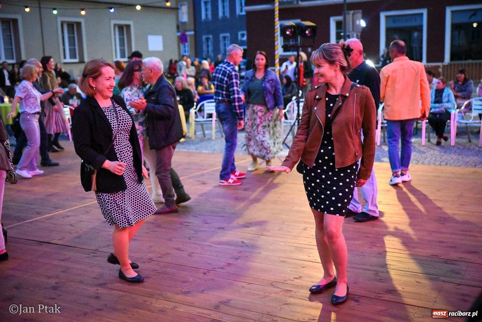 Zdjęcie w galerii na portalu naszraciborz.pl: Potańcówka na Ofce podczas Dni Raciborza 2026. Jazz, taniec i letnia atmosfera w sercu miasta wiadomości z regionu